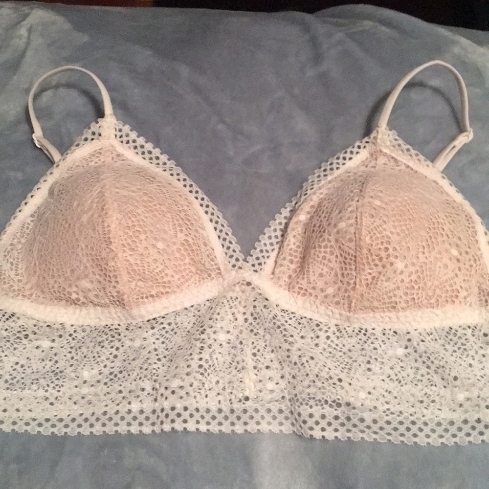 VS Lacy Strap Bralette